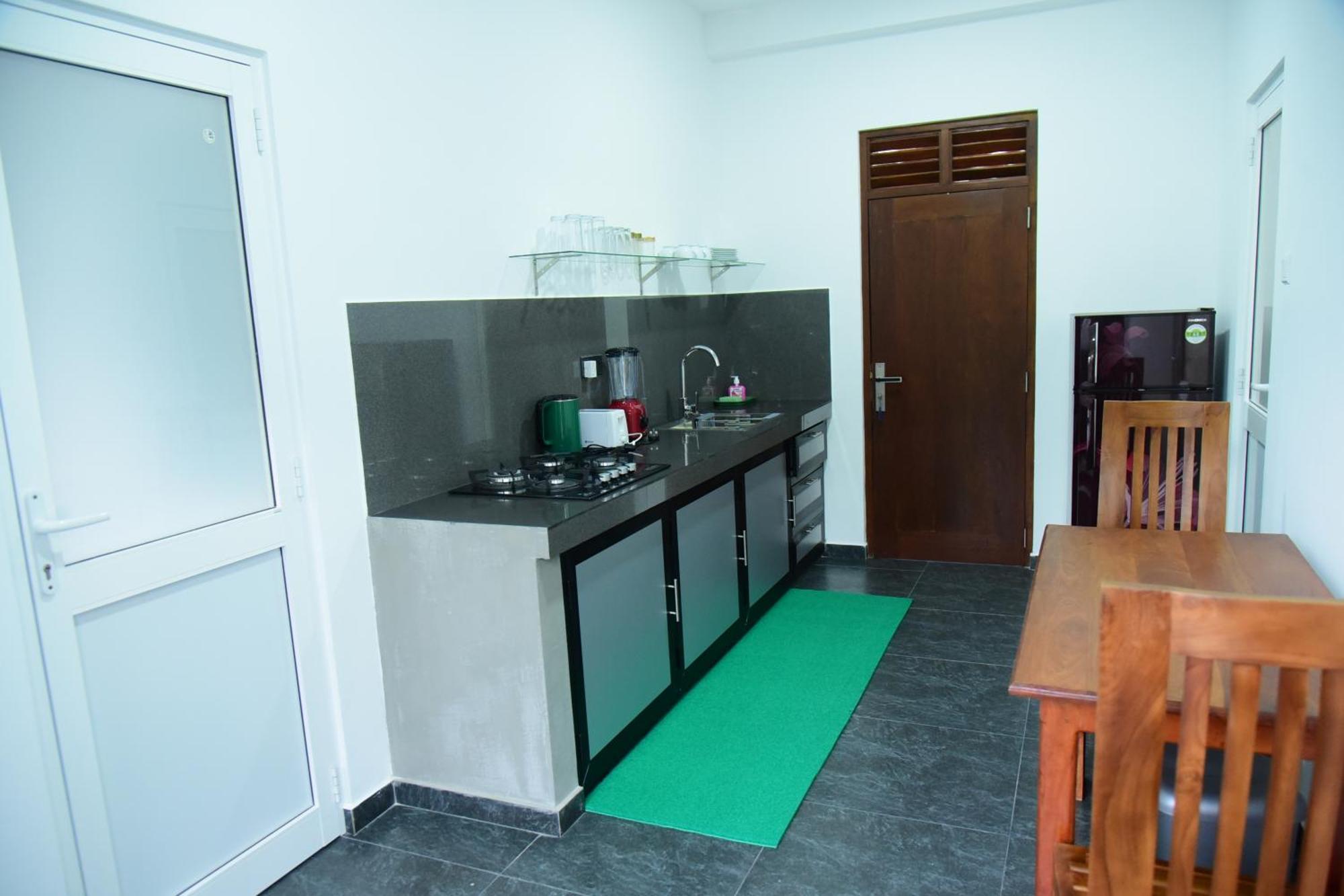 Di Sicuro Tourist Inn Hikkaduwa Exterior foto