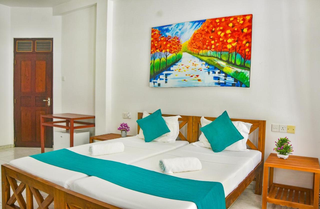 Di Sicuro Tourist Inn Hikkaduwa Exterior foto