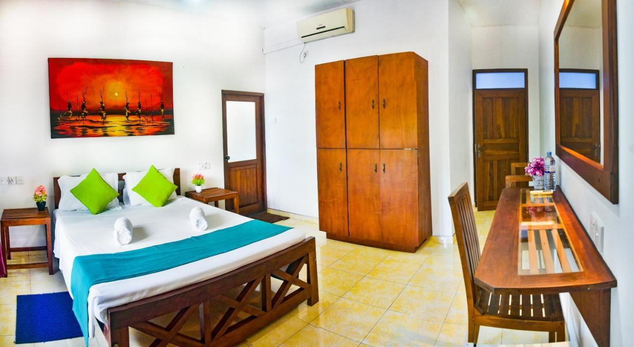 Di Sicuro Tourist Inn Hikkaduwa Exterior foto