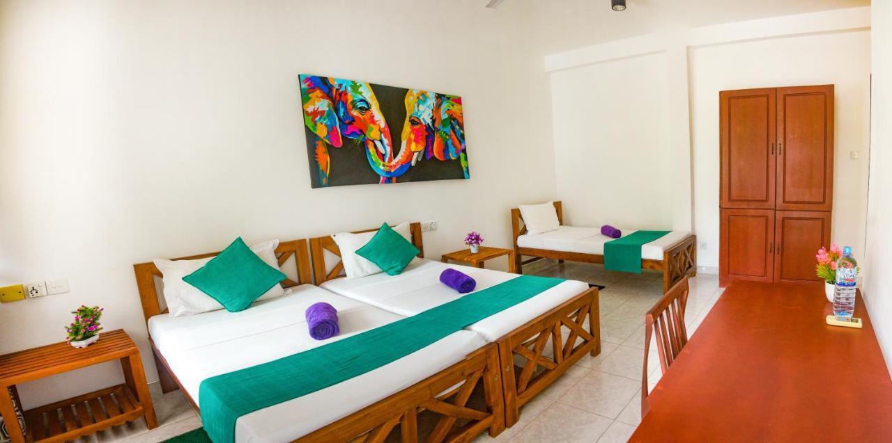 Di Sicuro Tourist Inn Hikkaduwa Exterior foto
