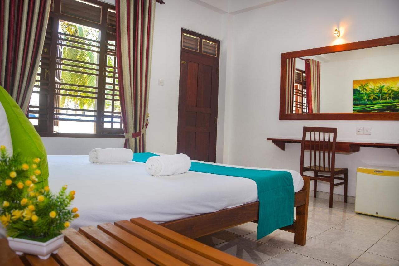 Di Sicuro Tourist Inn Hikkaduwa Exterior foto